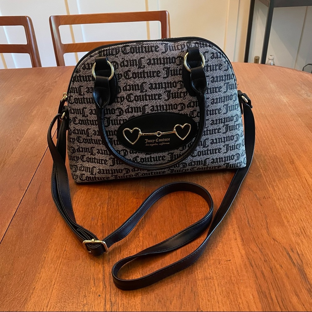 Juicy Couture logo heart to heart purse